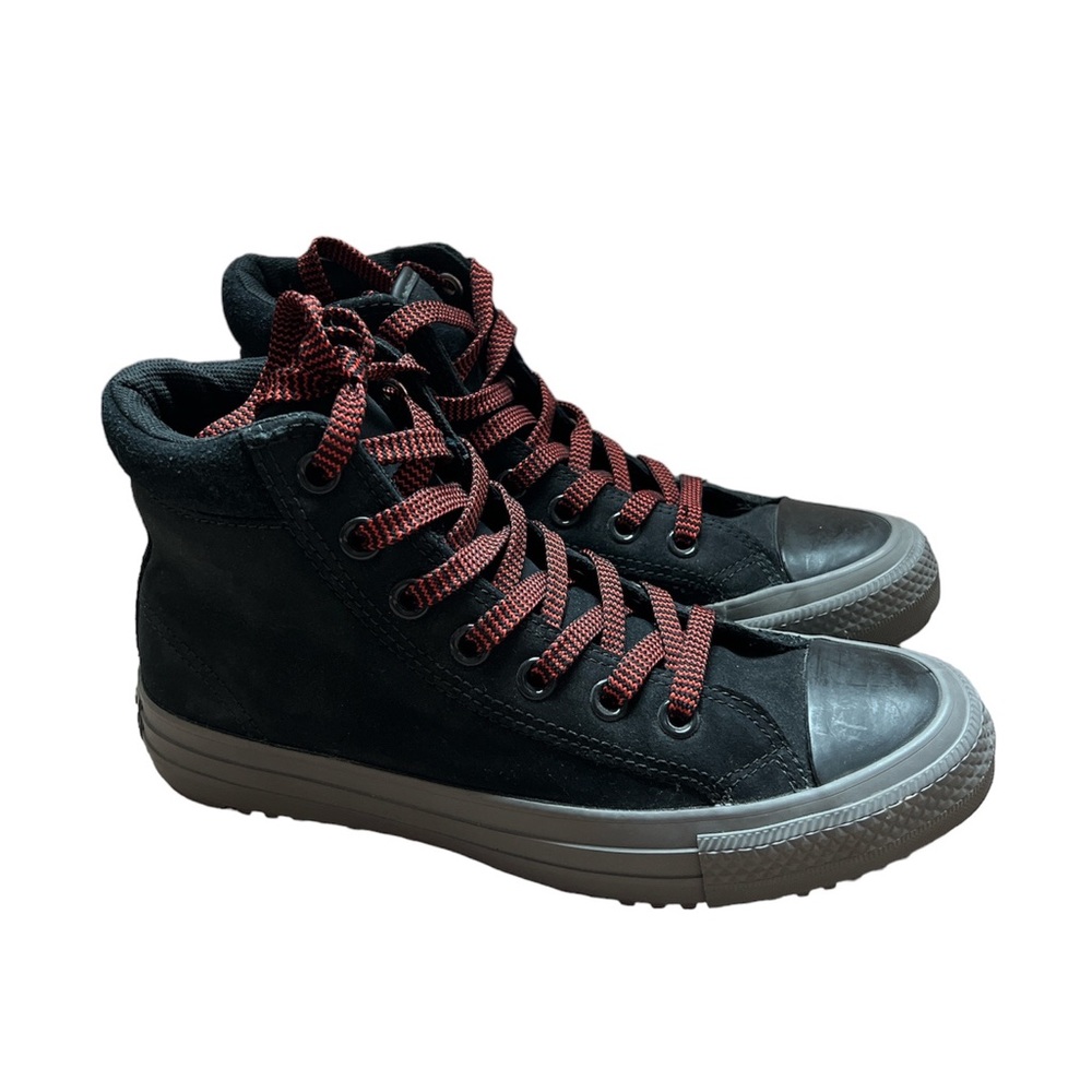 Black and gray sole Converse Women’s size 7 red laces